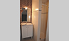 CST: Chambre avec un lit double, commode & douche